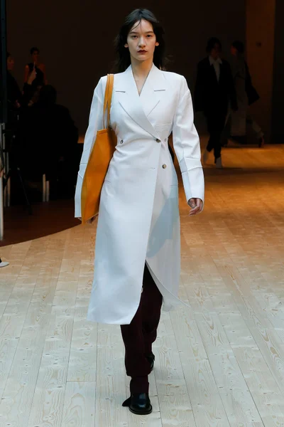 Look 34